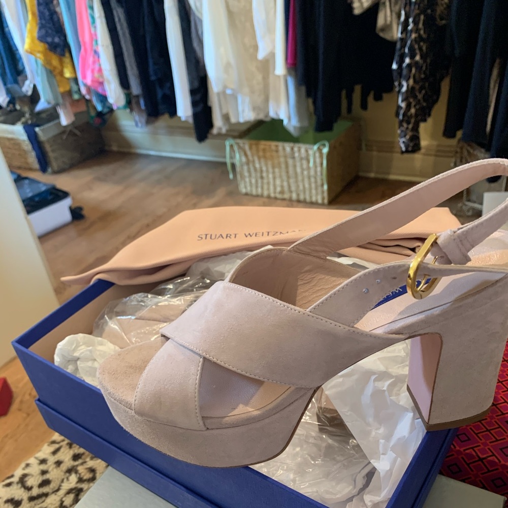 Stuart Weitzman - Picture 1 of 1